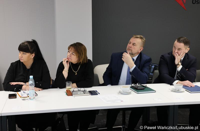 Uczestnicy spotkania Instytucji Zarządzającej programem Fundusze Europejskie dla Lubuskiego 2021-2027 z Gorzowskim Miejskim Obszarem Funkcjonalnym