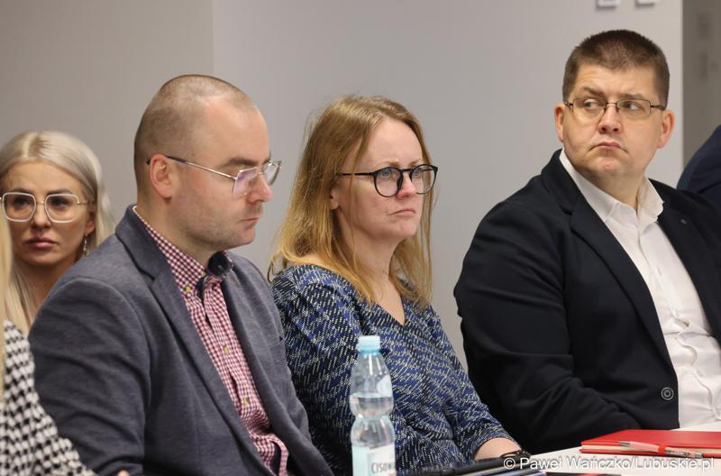 Uczestnicy spotkania Instytucji Zarządzającej programem Fundusze Europejskie dla Lubuskiego 2021-2027 z Gorzowskim Miejskim Obszarem Funkcjonalnym
