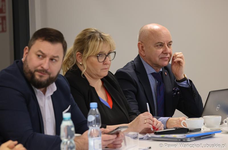 Uczestnicy spotkania Instytucji Zarządzającej programem Fundusze Europejskie dla Lubuskiego 2021-2027 z Gorzowskim Miejskim Obszarem Funkcjonalnym
