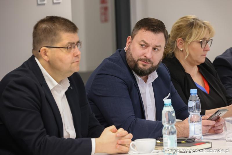 Uczestnicy spotkania Instytucji Zarządzającej programem Fundusze Europejskie dla Lubuskiego 2021-2027 z Gorzowskim Miejskim Obszarem Funkcjonalnym