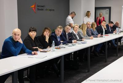 Uczestnicy spotkania Instytucji Zarządzającej programem Fundusze Europejskie dla Lubuskiego 2021-2027 z Gorzowskim Miejskim Obszarem Funkcjonalnym