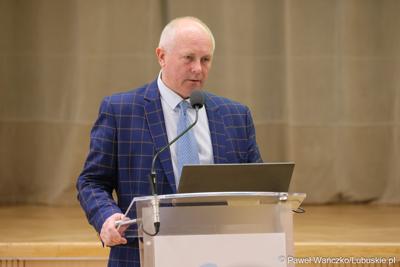Wicemarszałek Zbigniew Kołodziej przemawia podczas spotkania z przedstawicielami Rad Powiatowych Lubuskiej Izby Rolniczej