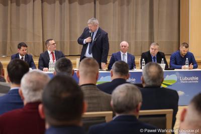 Uczestnicy spotkania wicemarszałka Zbigniewa Kołodzieja z przedstawicielami Rad Powiatowych Lubuskiej Izby Rolniczej