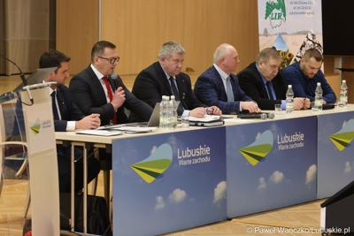 Uczestnicy spotkania wicemarszałka Zbigniewa Kołodzieja z przedstawicielami Rad Powiatowych Lubuskiej Izby Rolniczej