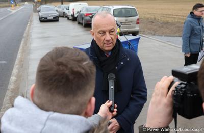 Marszałek Województwa Lubuskiego Marcin Jabłoński udziela wywiadu 