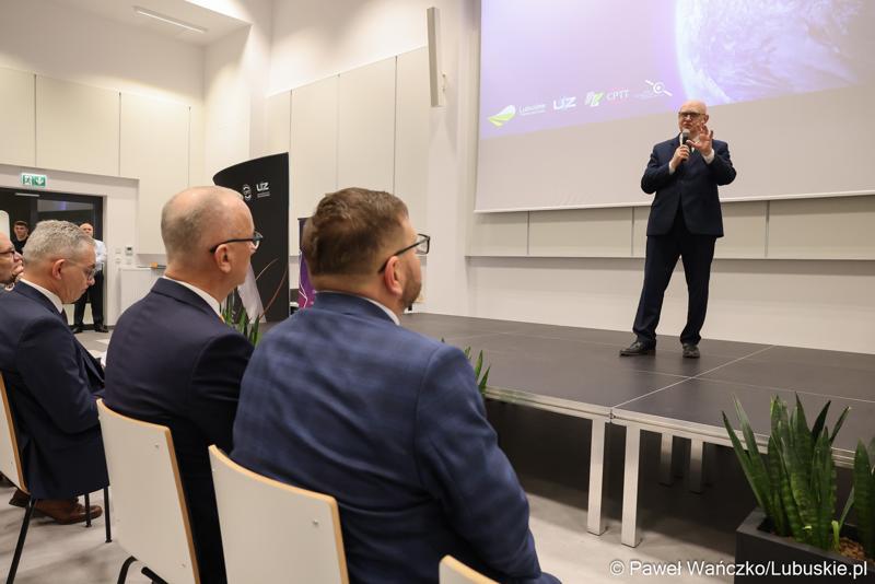 Uczestnicy Konferencji SatGisPlan 2024 w Parku Technologii Kosmicznych w Zielonej Górze Nowym Kisielinie