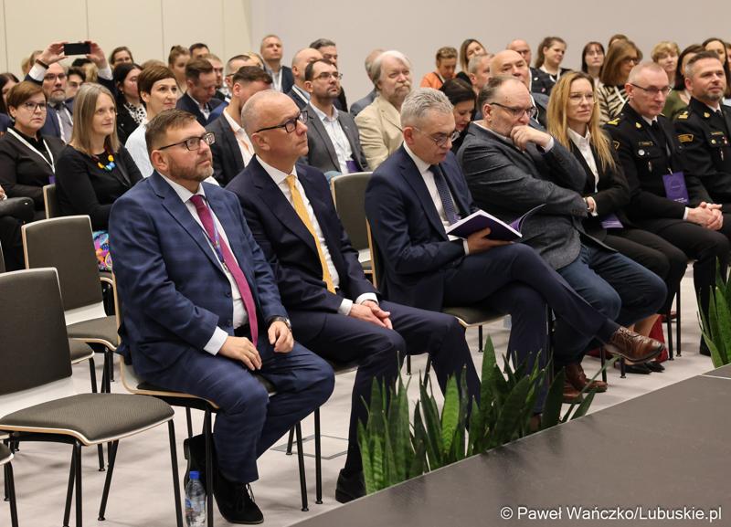 Uczestnicy Konferencji SatGisPlan 2024 w Parku Technologii Kosmicznych w Zielonej Górze Nowym Kisielinie