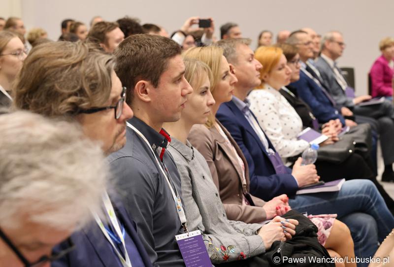 Uczestnicy Konferencji SatGisPlan 2024 w Parku Technologii Kosmicznych w Zielonej Górze Nowym Kisielinie