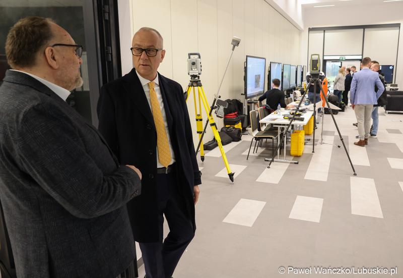 Uczestnicy Konferencji SatGisPlan 2024 w Parku Technologii Kosmicznych w Zielonej Górze Nowym Kisielinie