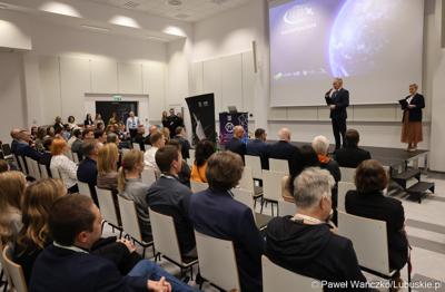 Uczestnicy Konferencji SatGisPlan 2024 w Parku Technologii Kosmicznych w Zielonej Górze Nowym Kisielinie