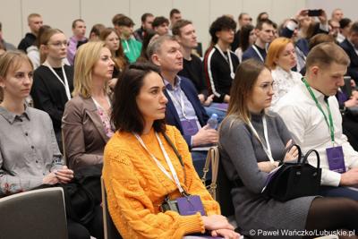 Uczestnicy Konferencji SatGisPlan 2024 w Parku Technologii Kosmicznych w Zielonej Górze Nowym Kisielinie