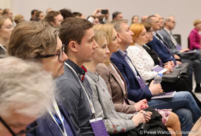 Uczestnicy Konferencji SatGisPlan 2024 w Parku Technologii Kosmicznych w Zielonej Górze Nowym Kisielinie