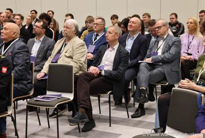 Uczestnicy Konferencji SatGisPlan 2024 w Parku Technologii Kosmicznych w Zielonej Górze Nowym Kisielinie