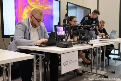 Uczestnicy Konferencji SatGisPlan 2024 w Parku Technologii Kosmicznych w Zielonej Górze Nowym Kisielinie
