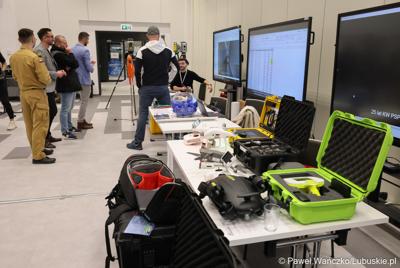 Uczestnicy Konferencji SatGisPlan 2024 w Parku Technologii Kosmicznych w Zielonej Górze Nowym Kisielinie