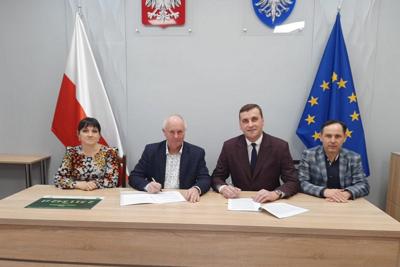 Podpisano kolejne umowy na budowę i modernizację dróg lokalnych