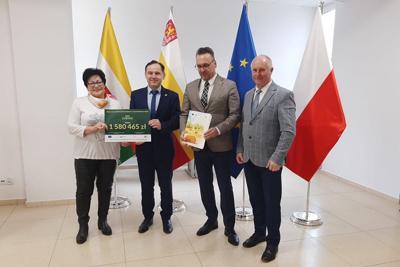 Podpisano kolejne umowy na budowę i modernizację dróg lokalnych