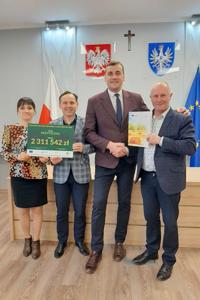 Podpisano kolejne umowy na budowę i modernizację dróg lokalnych