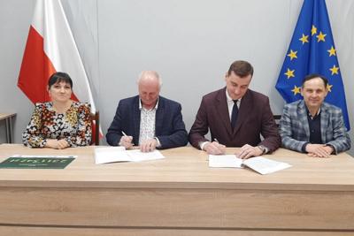 Podpisano kolejne umowy na budowę i modernizację dróg lokalnych