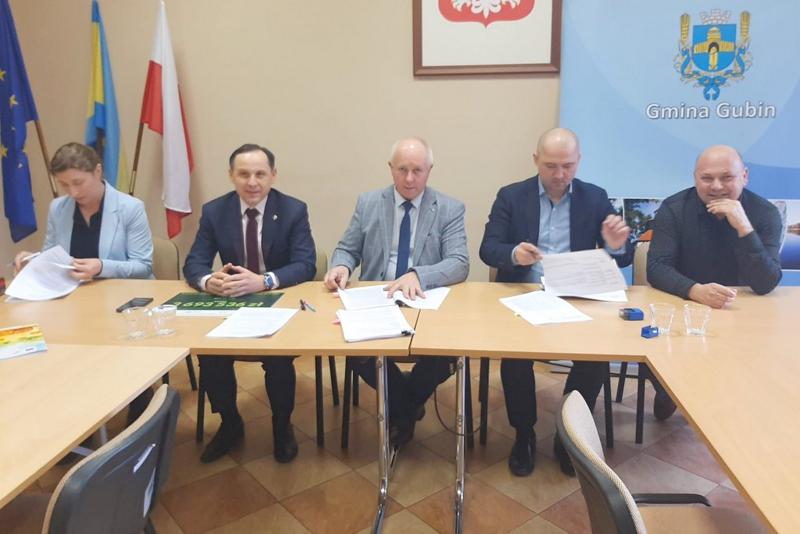Podpisano kolejne umowy na budowę i modernizację dróg lokalnych