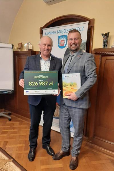 Podpisano kolejne umowy na budowę i modernizację dróg lokalnych