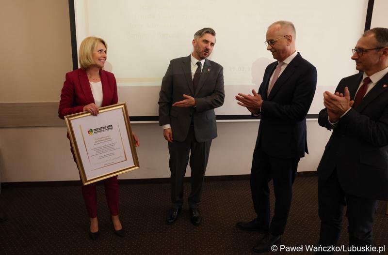 Uczestnicy walnego zgromadzenia członków Zrzeszenia Gmin Województwa Lubuskiego w Lubniewicach