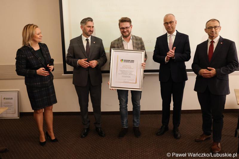 Uczestnicy walnego zgromadzenia członków Zrzeszenia Gmin Województwa Lubuskiego w Lubniewicach