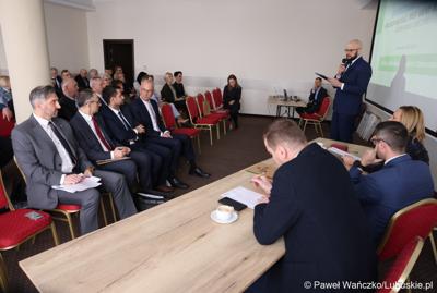 Uczestnicy walnego zgromadzenia członków Zrzeszenia Gmin Województwa Lubuskiego w Lubniewicach 