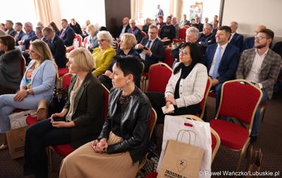 Uczestnicy walnego zgromadzenia członków Zrzeszenia Gmin Województwa Lubuskiego w Lubniewicach 
