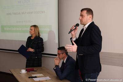 Uczestnicy walnego zgromadzenia członków Zrzeszenia Gmin Województwa Lubuskiego w Lubniewicach 