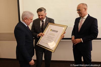 Uczestnicy walnego zgromadzenia członków Zrzeszenia Gmin Województwa Lubuskiego w Lubniewicach 