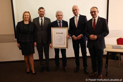 Uczestnicy walnego zgromadzenia członków Zrzeszenia Gmin Województwa Lubuskiego w Lubniewicach 