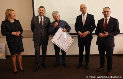 Uczestnicy walnego zgromadzenia członków Zrzeszenia Gmin Województwa Lubuskiego w Lubniewicach 