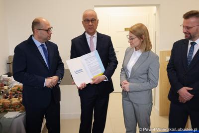 Oficjalne otwarcie Punktu Zgłoszeniowo-Koordynacyjnego dla osób w kryzysie zdrowia psychicznego w Międzyrzeczu. 
