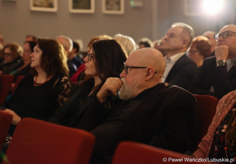 Uroczystość  wręczenia nagród i wyróżnień laureatom 30. Lubuskiego Wawrzynu Literackiego, 19. Lubuskiego Wawrzynu Naukowego i 10. Lubuskiego Wawrzynu Dziennikarskiego.
