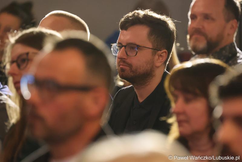 Uroczystość  wręczenia nagród i wyróżnień laureatom 30. Lubuskiego Wawrzynu Literackiego, 19. Lubuskiego Wawrzynu Naukowego i 10. Lubuskiego Wawrzynu Dziennikarskiego.