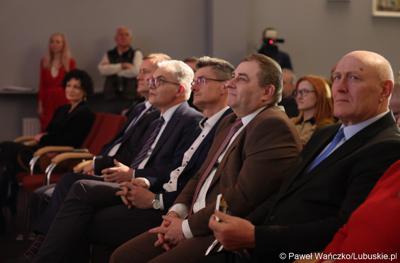 Uroczystość  wręczenia nagród i wyróżnień laureatom 30. Lubuskiego Wawrzynu Literackiego, 19. Lubuskiego Wawrzynu Naukowego i 10. Lubuskiego Wawrzynu Dziennikarskiego.