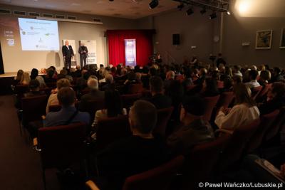 Uroczystość  wręczenia nagród i wyróżnień laureatom 30. Lubuskiego Wawrzynu Literackiego, 19. Lubuskiego Wawrzynu Naukowego i 10. Lubuskiego Wawrzynu Dziennikarskiego.