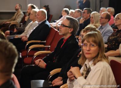 Uroczystość  wręczenia nagród i wyróżnień laureatom 30. Lubuskiego Wawrzynu Literackiego, 19. Lubuskiego Wawrzynu Naukowego i 10. Lubuskiego Wawrzynu Dziennikarskiego.
