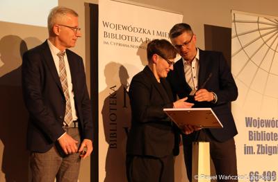 Uroczystość  wręczenia nagród i wyróżnień laureatom 30. Lubuskiego Wawrzynu Literackiego, 19. Lubuskiego Wawrzynu Naukowego i 10. Lubuskiego Wawrzynu Dziennikarskiego.