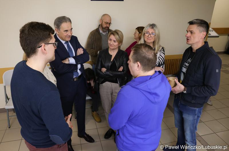 Pierwsza Kawiarenka Zdrowia zawitała do Szpitala Uniwersyteckiego w Zielonej Górze, a dokładnie do poradni przyszpitalnych przy ul. Podgórnej