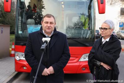 Akcja Krwiodawstwa przed Urzędem Marszałkowskim Województwa Lubuskiego w Zielonej Górze