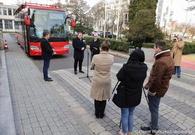 Akcja Krwiodawstwa przed Urzędem Marszałkowskim Województwa Lubuskiego w Zielonej Górze