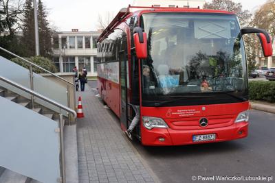 Akcja Krwiodawstwa przed Urzędem Marszałkowskim Województwa Lubuskiego w Zielonej Górze