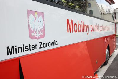 Akcja Krwiodawstwa przed Urzędem Marszałkowskim Województwa Lubuskiego w Zielonej Górze