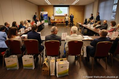 Uczestnicy trzydniowego seminarium skarbników województw w Zielonej Górze