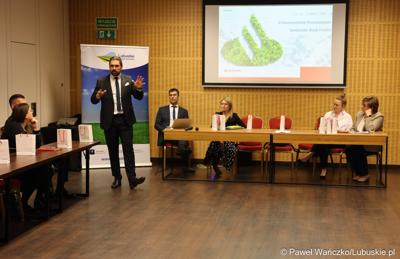 Uczestnicy trzydniowego seminarium skarbników województw w Zielonej Górze