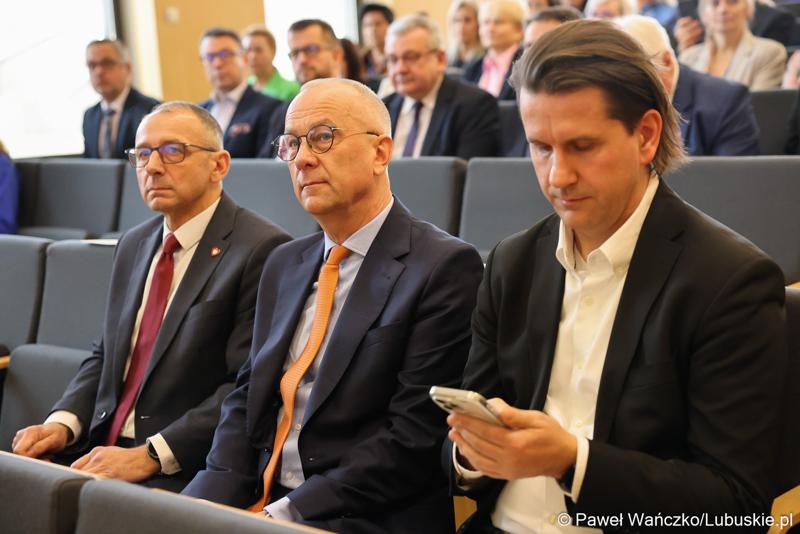 Uczestnicy seminarium pt. 25 lat województwa lubuskiego, które w ramach Tygodnia Statystycznego zorganizował Urząd Statystyczny w Zielonej Górze