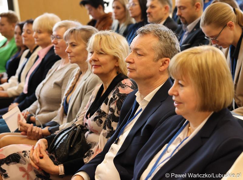 Uczestnicy seminarium pt. 25 lat województwa lubuskiego, które w ramach Tygodnia Statystycznego zorganizował Urząd Statystyczny w Zielonej Górze
