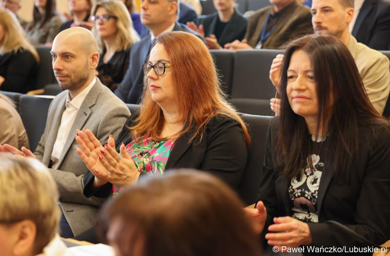 Uczestnicy seminarium pt. 25 lat województwa lubuskiego, które w ramach Tygodnia Statystycznego zorganizował Urząd Statystyczny w Zielonej Górze